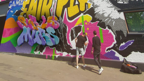 Sur les murs