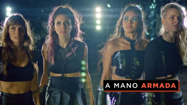 A mano armada