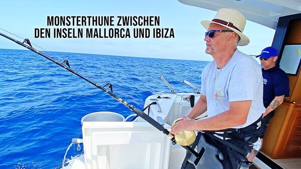 Monsterthune zwischen den Inseln Mallorca und Ibiza