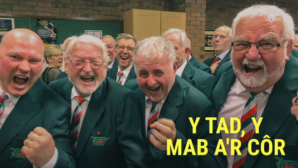 Y Tad, Y Mab a'r Côr
